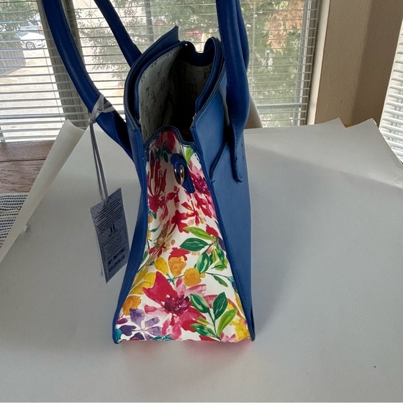 NWT Huser Blue Floral Bag, crossbody - Picture 2 of 7